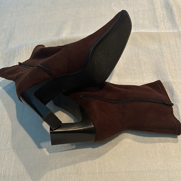 Predictions Women’s Brown Ankle Heeled Boots w/ square heel Size 8.5 Preowned - Picture 14 of 16